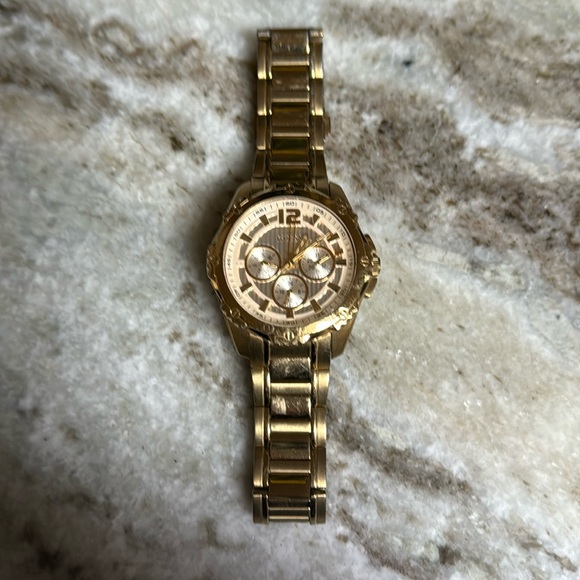 GUESS WATCH - Picture 1 of 3